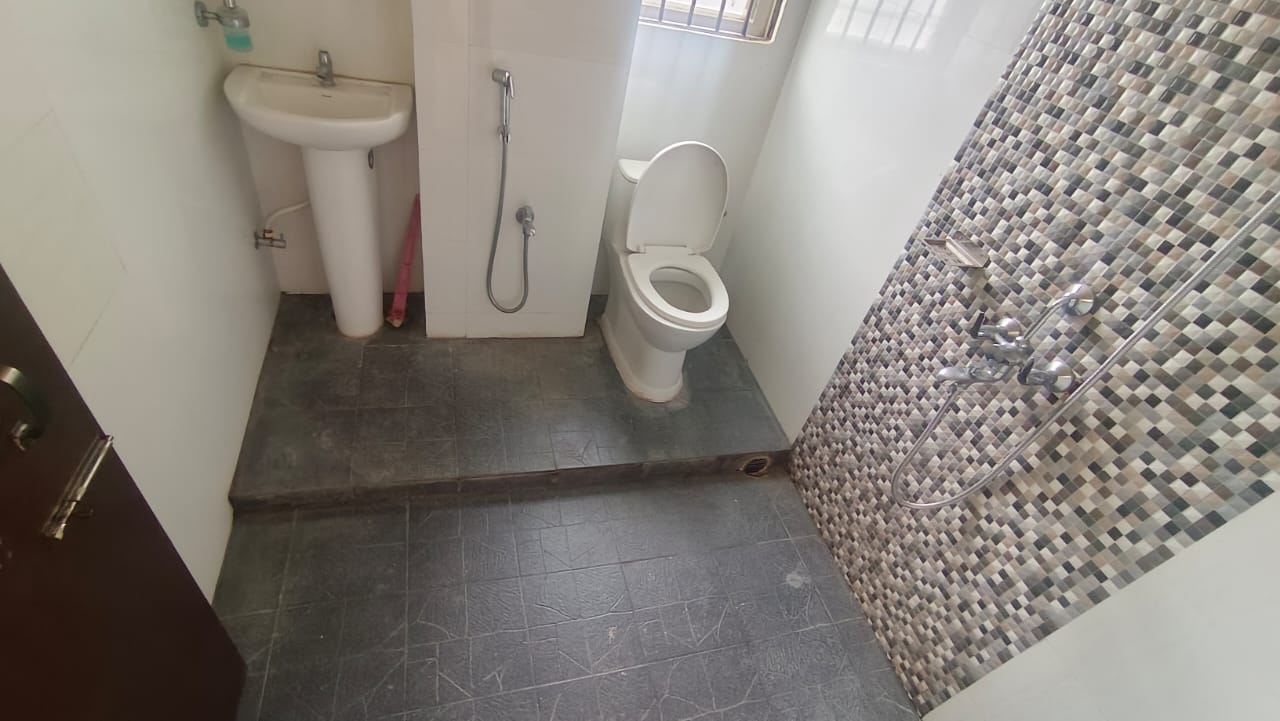 Semi Furnished 3bhk in Zoo Road Tiniali, Guwahati, Assam, India for Rent